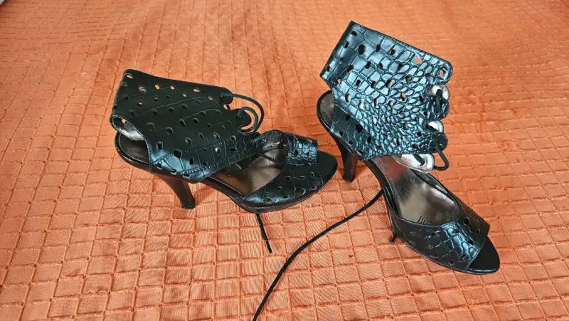 Zapatos de tacón alto negros