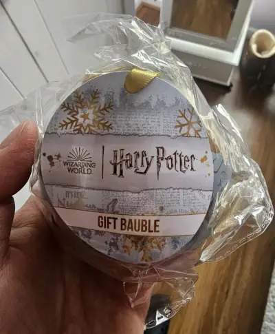 Adorno navideño Hufflepuff - miniatura 3