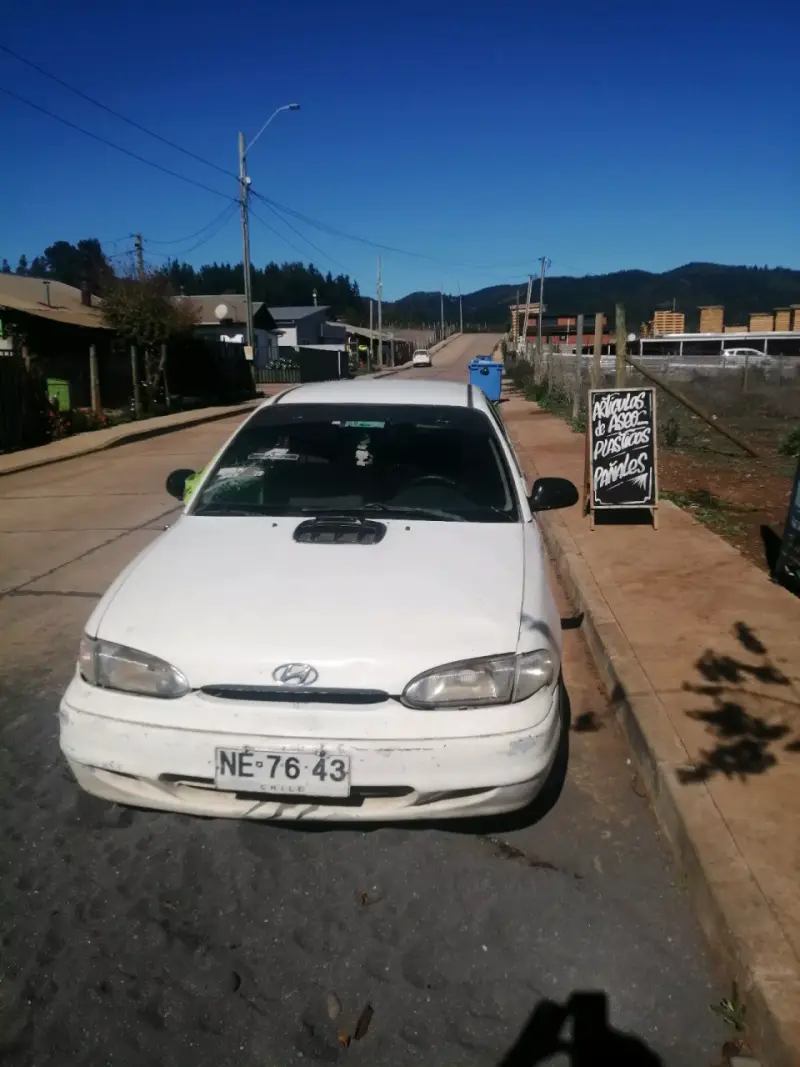 Auto Hyundai Blanco Usado - 1