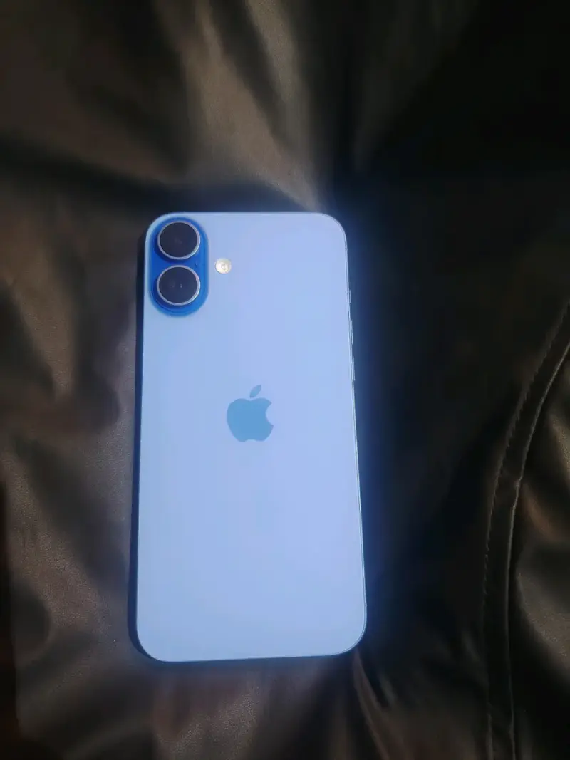 iPhone 16 plus azul en buenas condiciones - 2