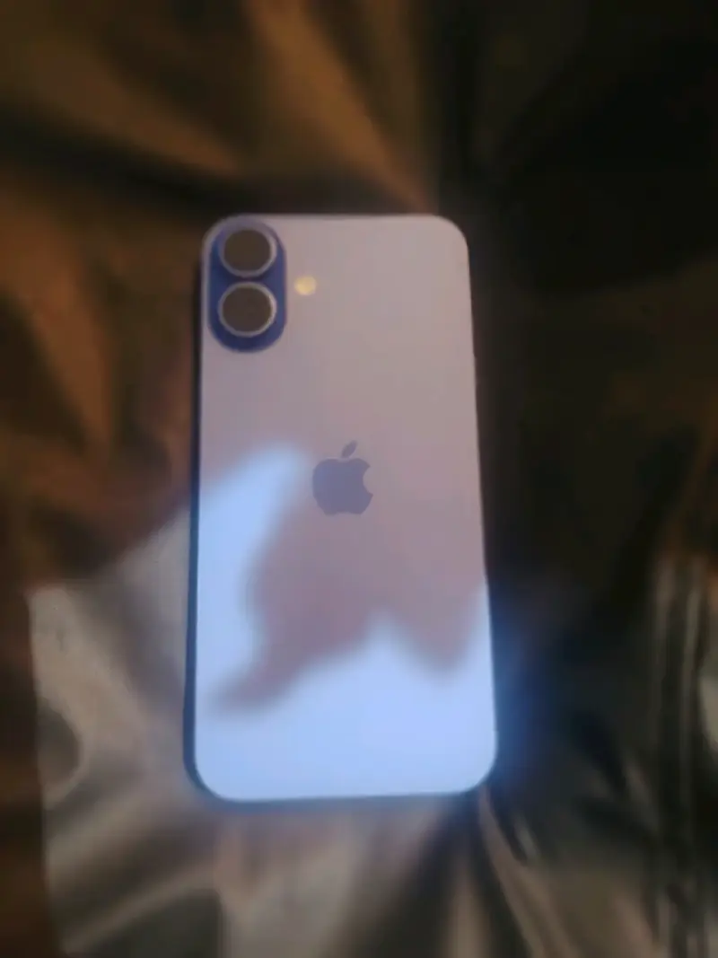iPhone 16 plus azul en buenas condiciones - 3