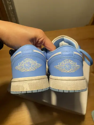 Zapatillas Nike Air Jordan Low UNC - miniatura 4
