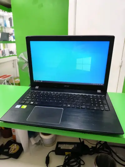Notebook Acer i7 - miniatura 1