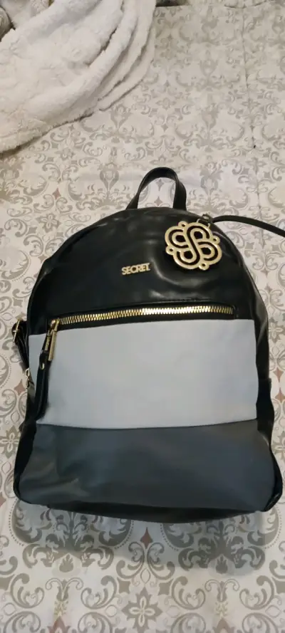 Mochila Secret negra y gris - miniatura 1