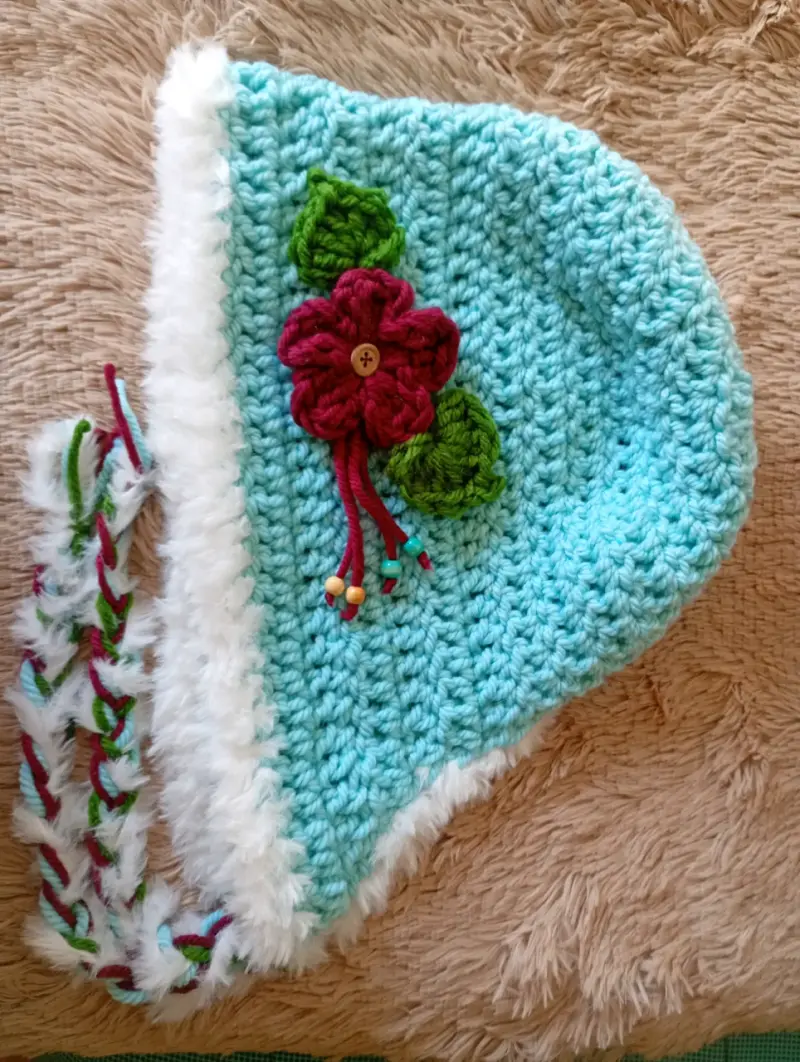 Gorro tejido con flor - 1