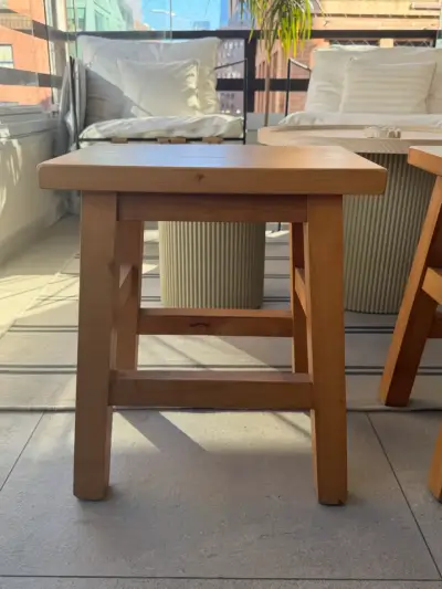Banqueta de madera - miniatura 1
