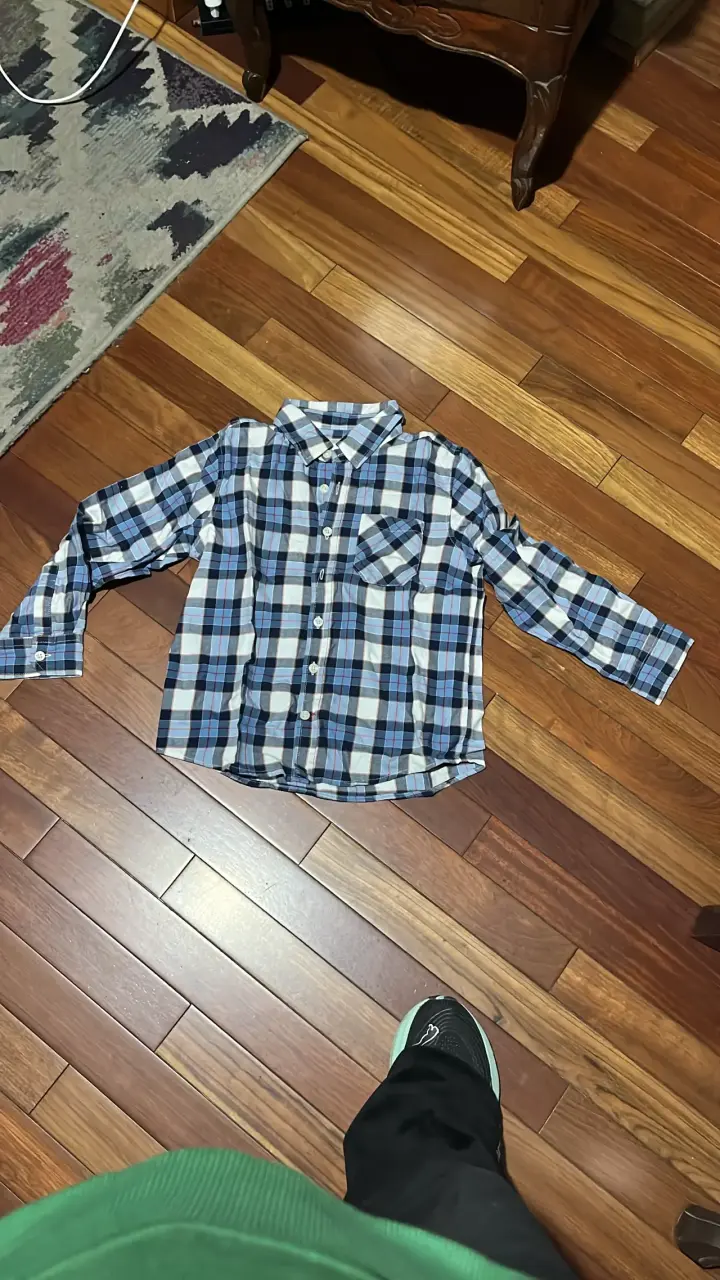 Chaleco, polera manga larga y camisa - 3