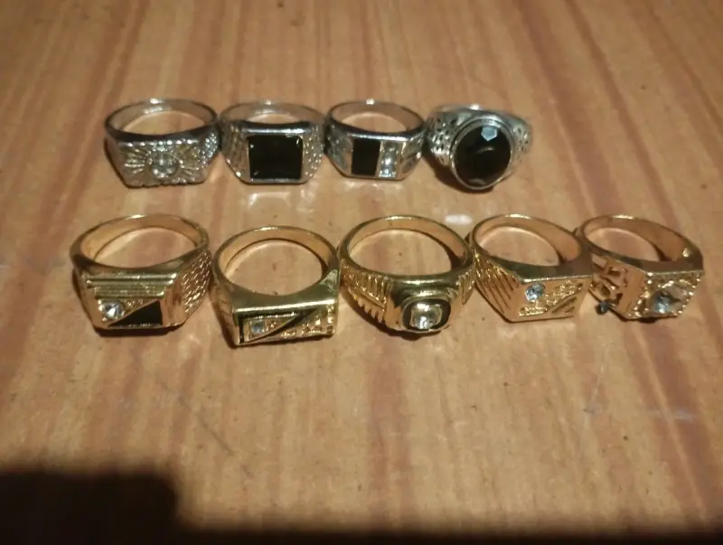 Anillos retro de fantasía dorados