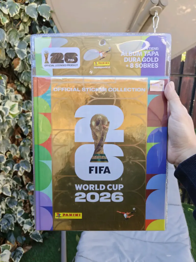 Álbum Oro Panini Mundial 2026 + 8 sobres