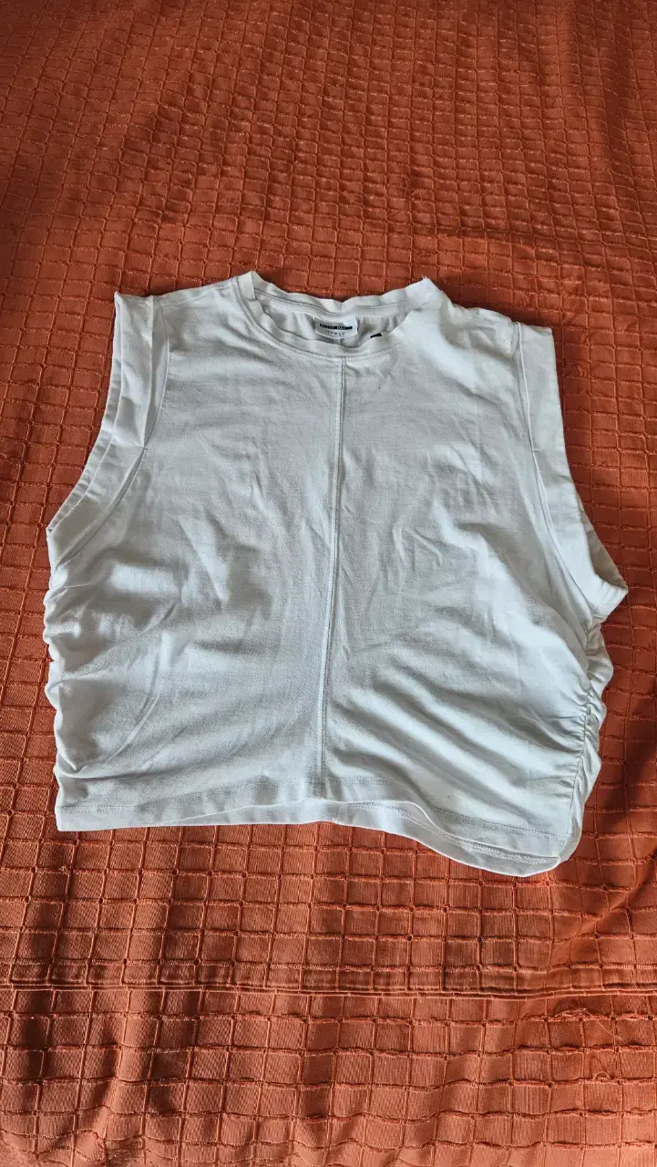 Polera sin mangas blanca