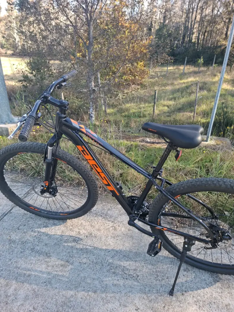 Bicicleta MTB negra y naranja Marca Best - 2