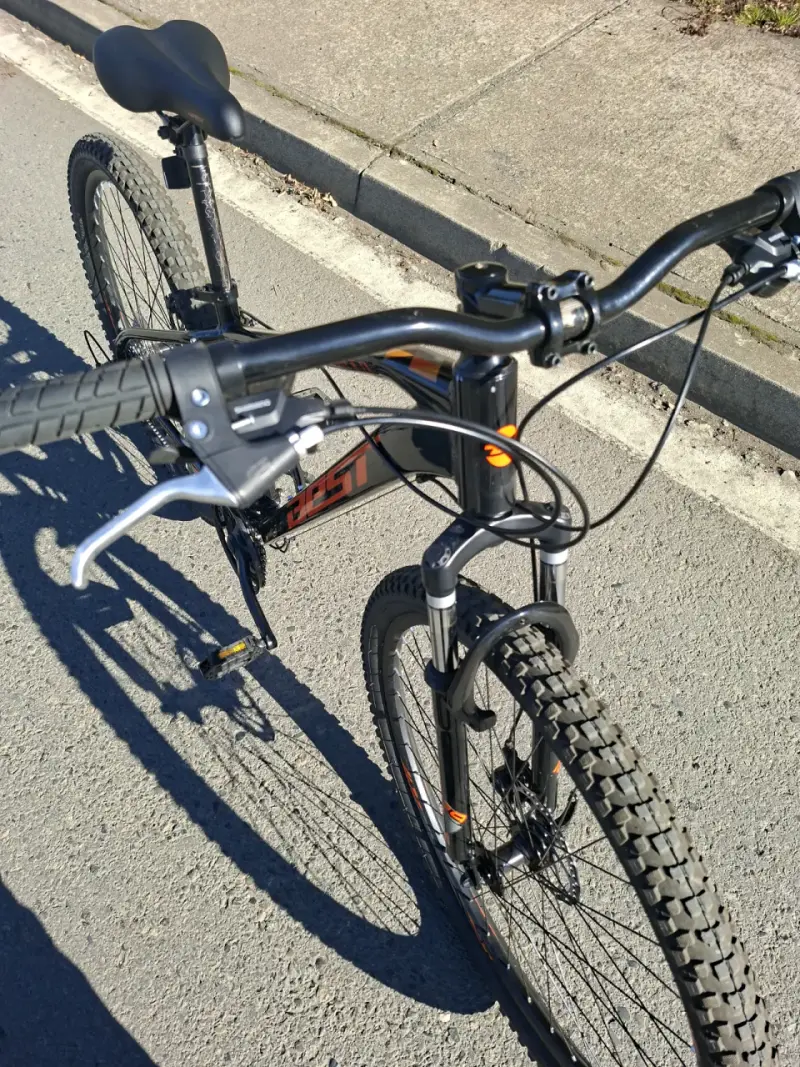 Bicicleta MTB negra y naranja Marca Best - 5