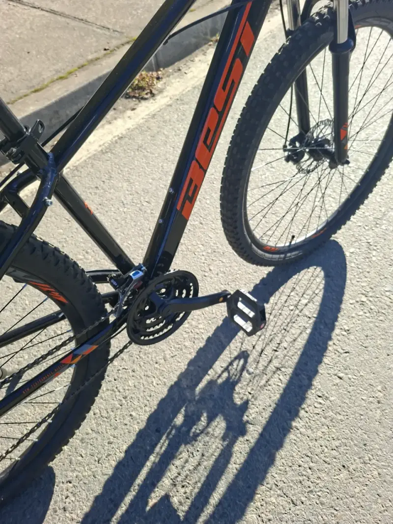 Bicicleta MTB negra y naranja Marca Best - 8