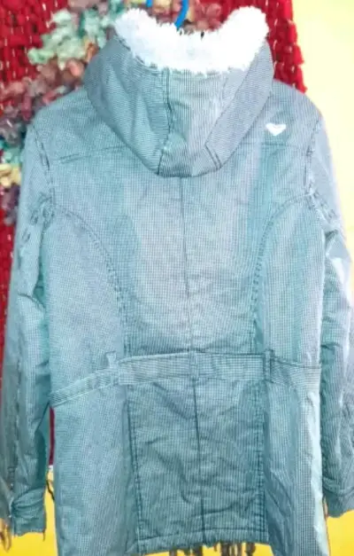 Chaqueta acolchada con capucha - miniatura 2