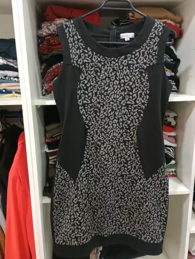 Vestido rayado beige y negro - miniatura 6