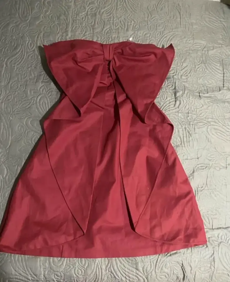 Vestido rojo strapless elegante - 2
