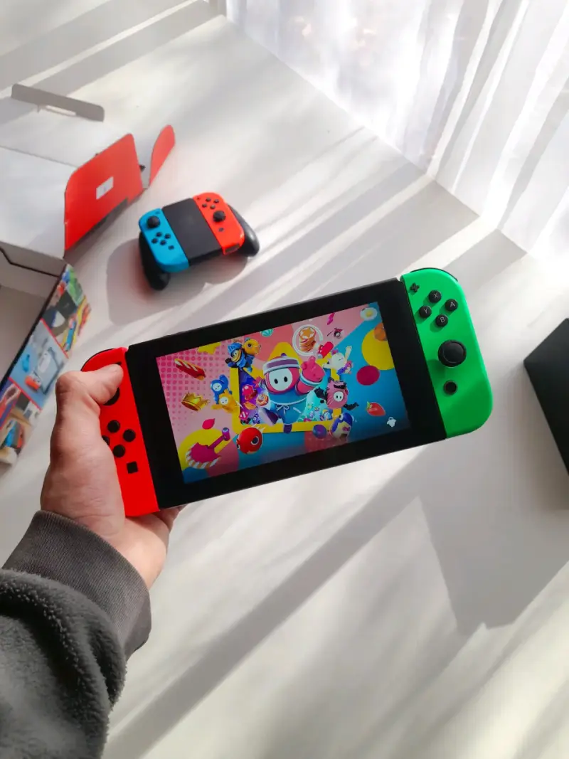 Nintendo Switch V2 - 1