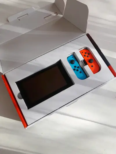 Nintendo Switch V2 - miniatura 2