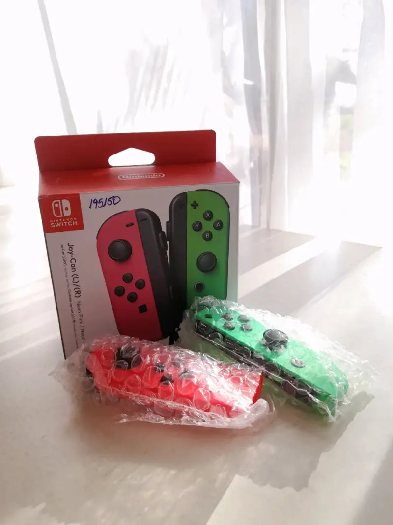 Nintendo Switch V2 - 4