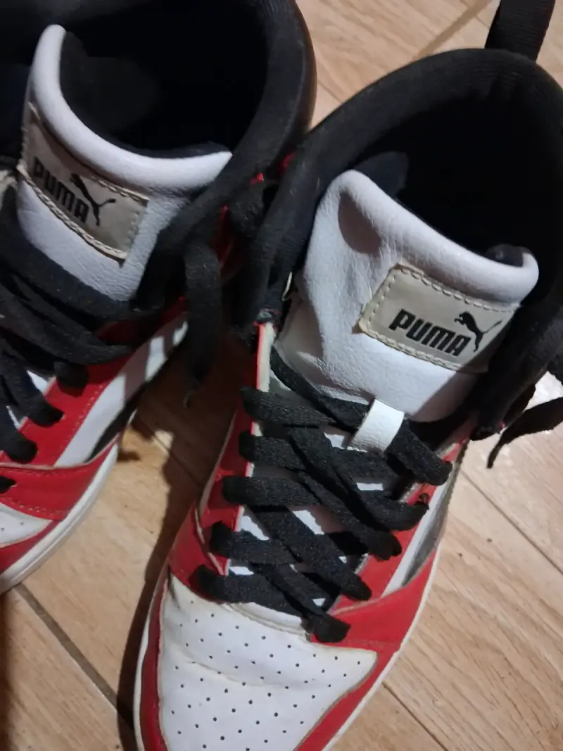 Zapatillas deportivas Puma rojas