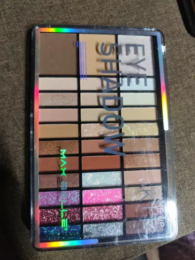 Paleta de sombras Max Belle - miniatura 1