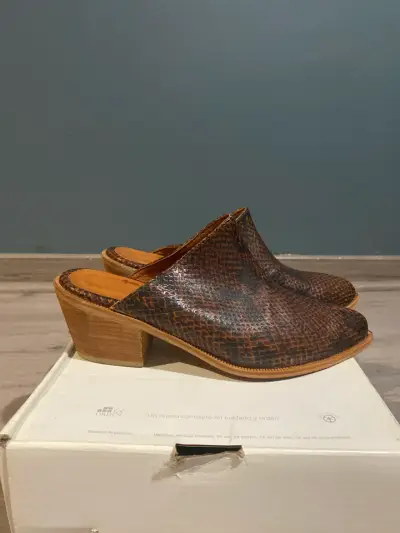 Botines de cuero estilo serpiente - miniatura 2
