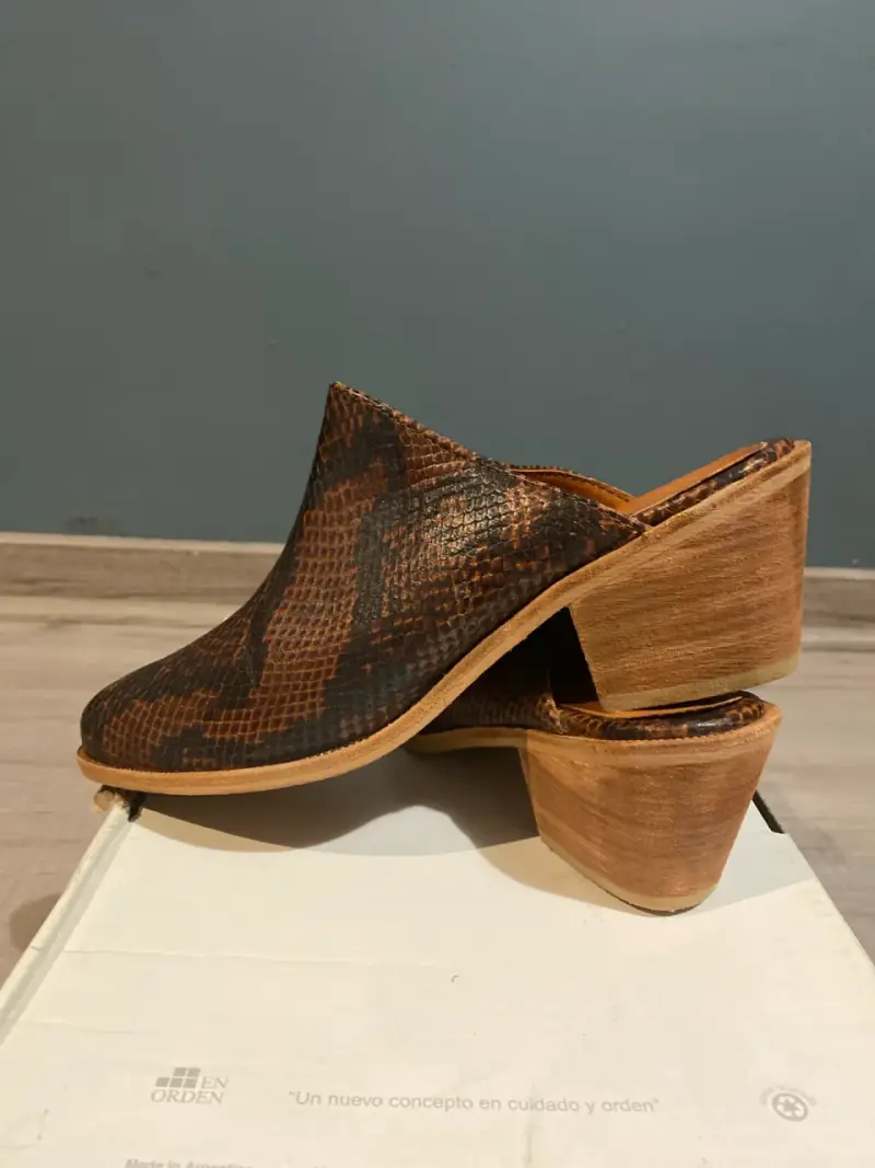 Botines de cuero estilo serpiente - 3