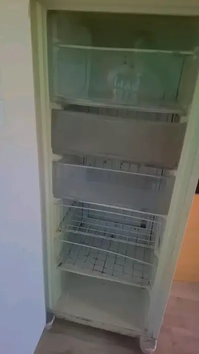 Congeladora vertical Consul blanco usado - miniatura 2