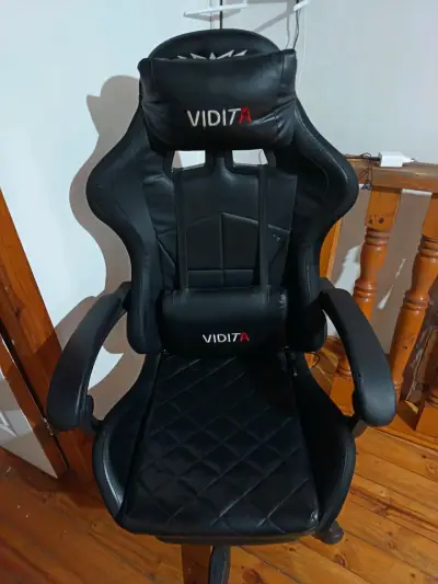 Silla gamer Vidita negra con luces led  incorporad - miniatura 1