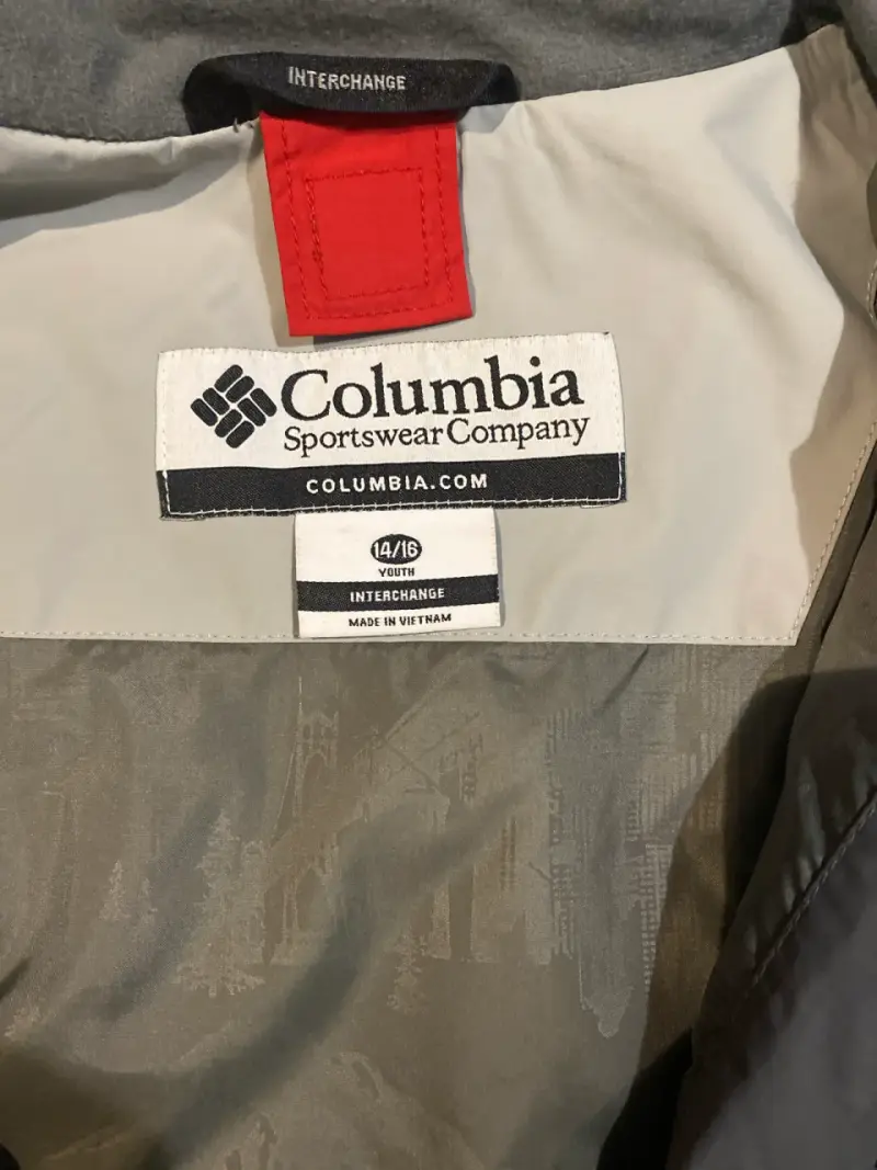 Chaqueta impermeable Columbia gris y roja - 2