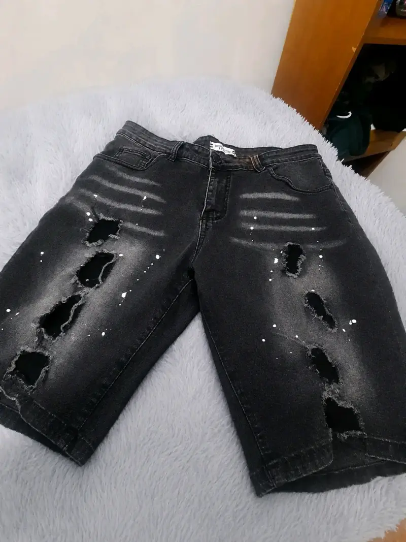 Shorts de mezclilla rotos negros - 1