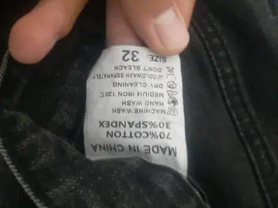 Shorts de mezclilla rotos negros - miniatura 4