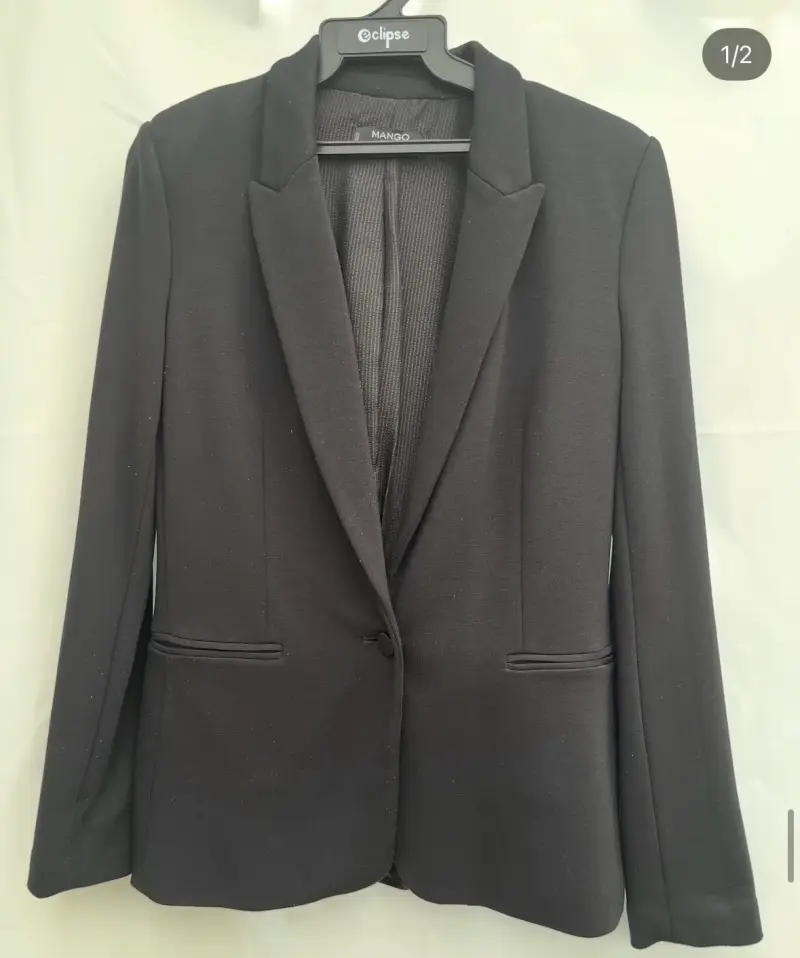 Blazer negro elegante Mango