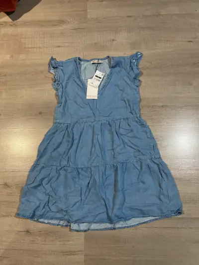 Vestido azul con volantes - miniatura 1