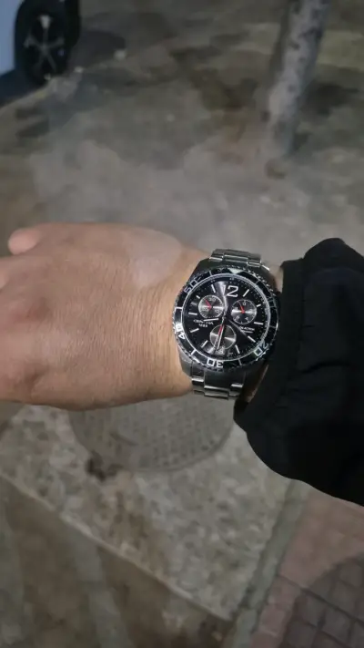 Reloj cronógrafo plateado certina - miniatura 1