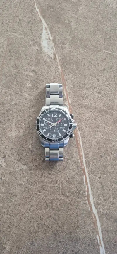 Reloj cronógrafo plateado certina - miniatura 2