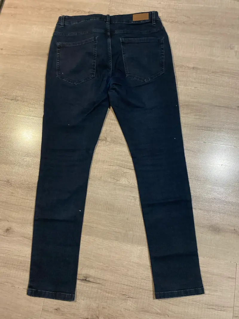 Jeans oscuros de mezclilla - 3