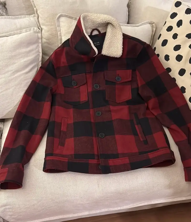 Chaqueta de cuadros roja y negra