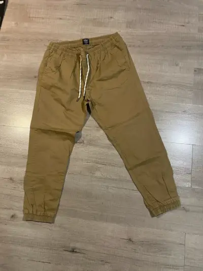 Pantalón jogger caqui hombre - miniatura 1