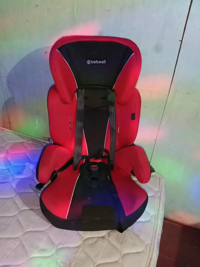 Silla para auto BebeSIT roja - 1