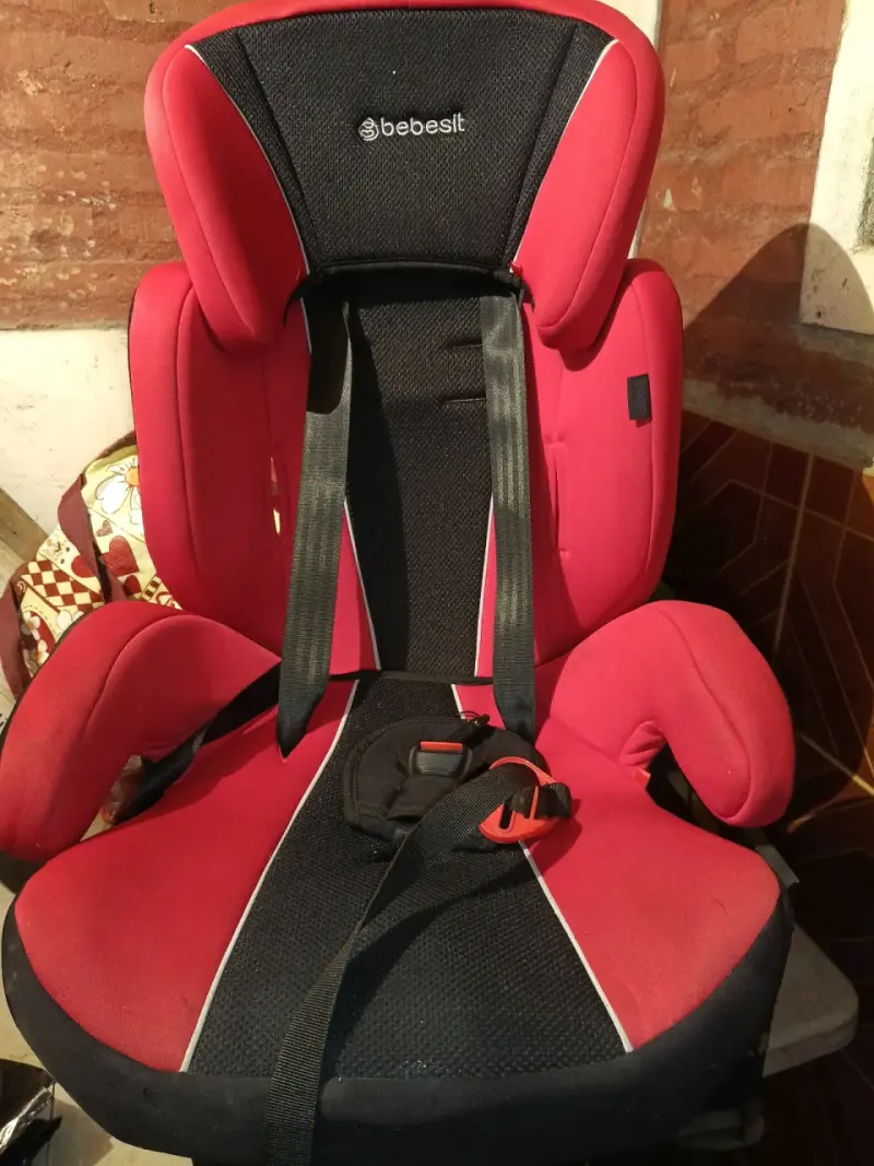 Silla para auto BebeSIT roja - 2