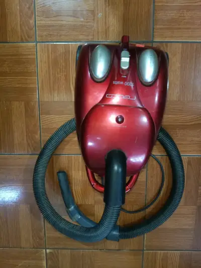 Aspiradora roja 1200W - miniatura 1