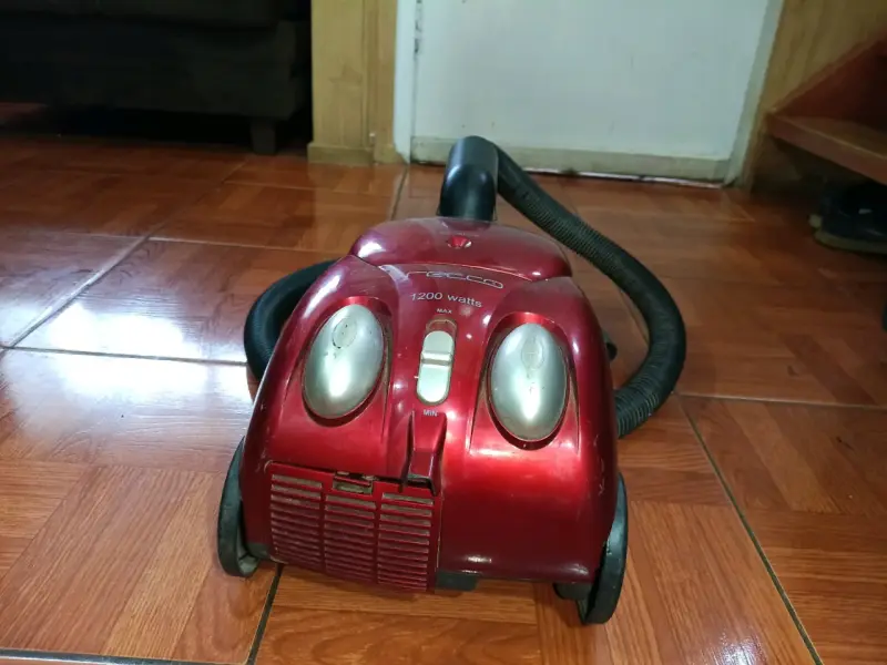 Aspiradora roja 1200W - 2