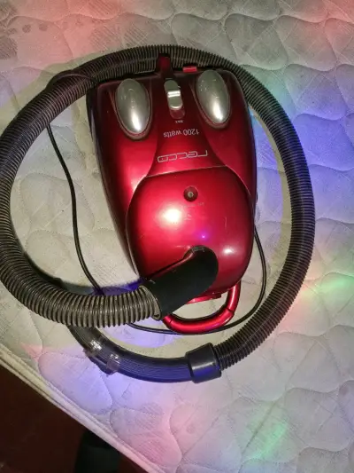 Aspiradora roja 1200W - miniatura 3