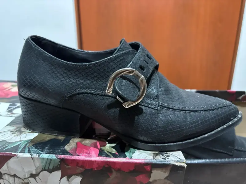 Zapatos de cuero negros con hebilla - 1