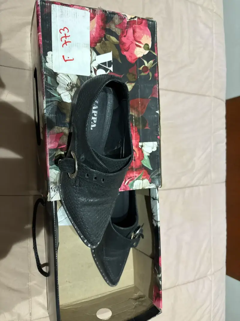 Zapatos de cuero negros con hebilla - 2