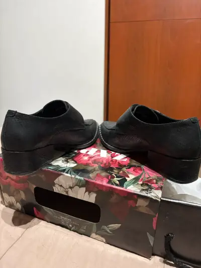 Zapatos de cuero negros con hebilla - miniatura 4