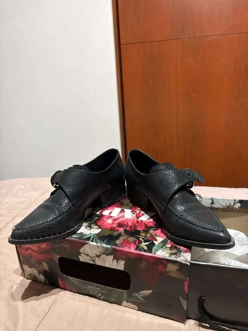 Zapatos de cuero negros con hebilla - 5