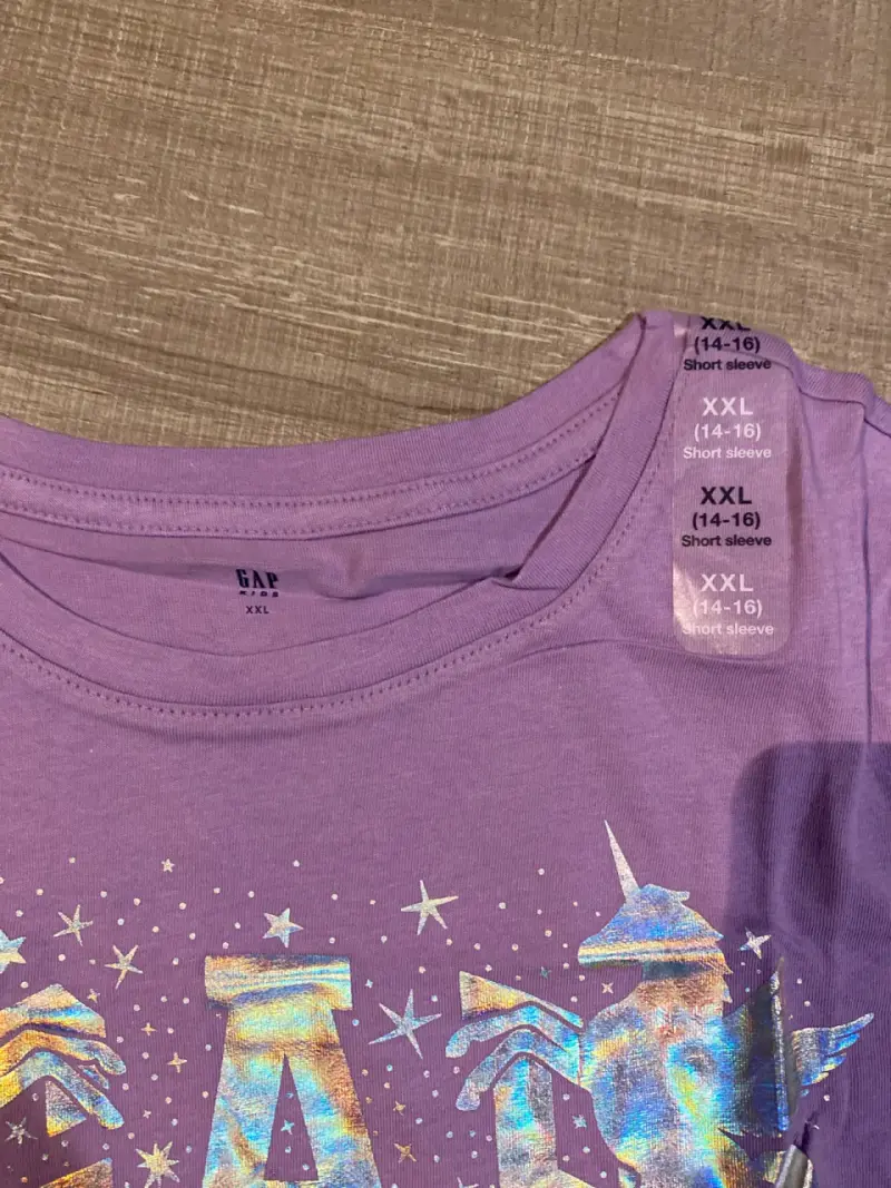 Polera GAP morada con unicornios - 2