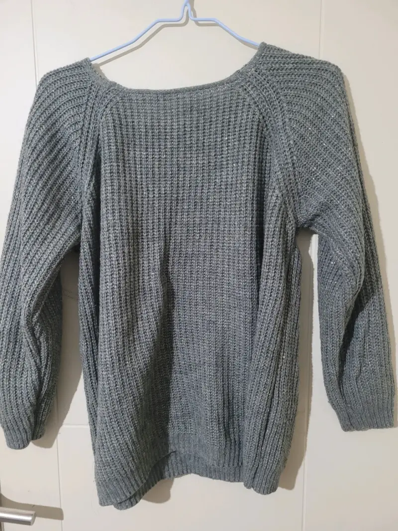 Suéter de punto gris con brillos - 2